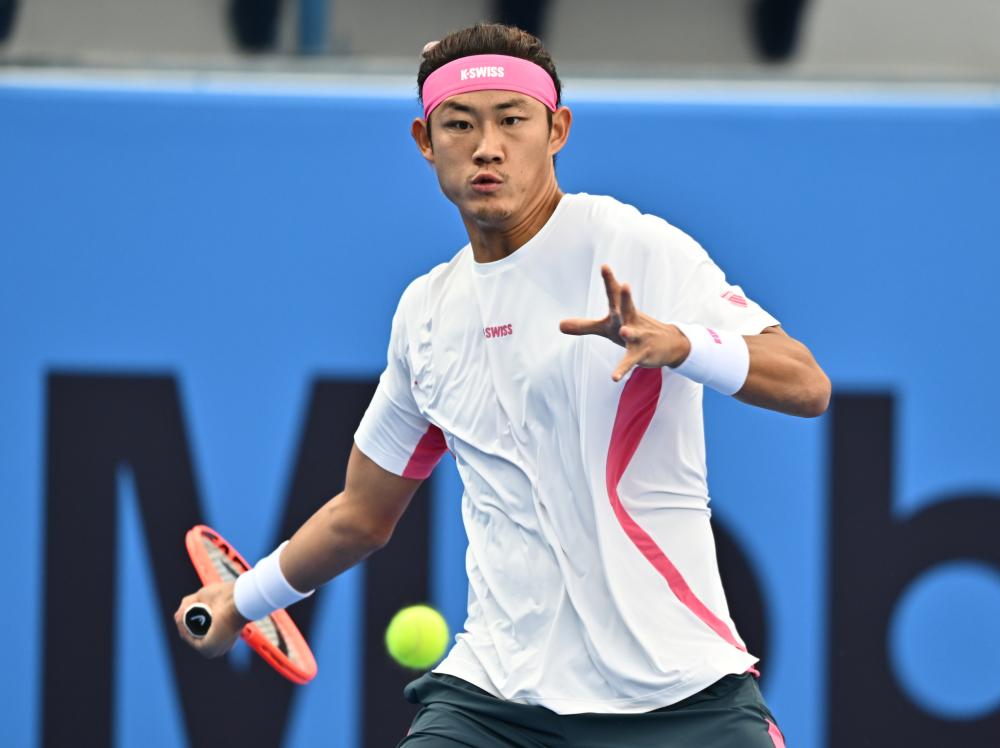 她依然向世 她依然向世