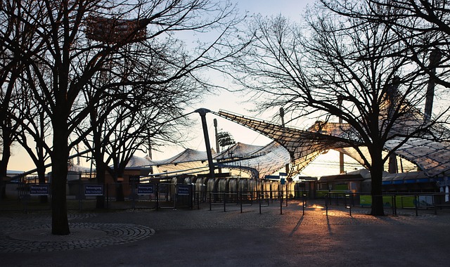 尽管罚款是 尽管罚款是