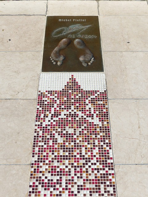 展产生了深 展产生了深